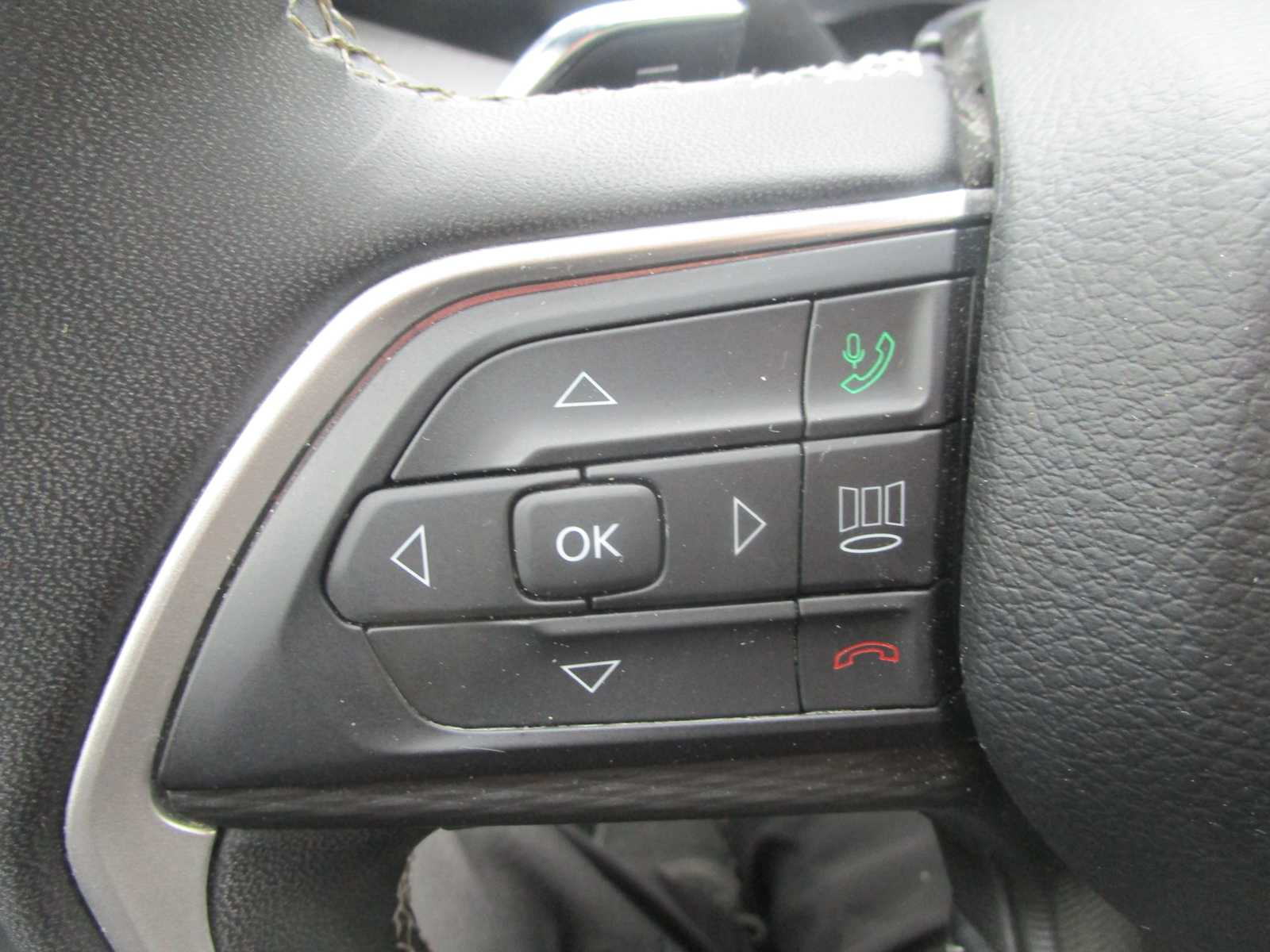 2024 Jeep Grand Cherokee Laredo photo 24