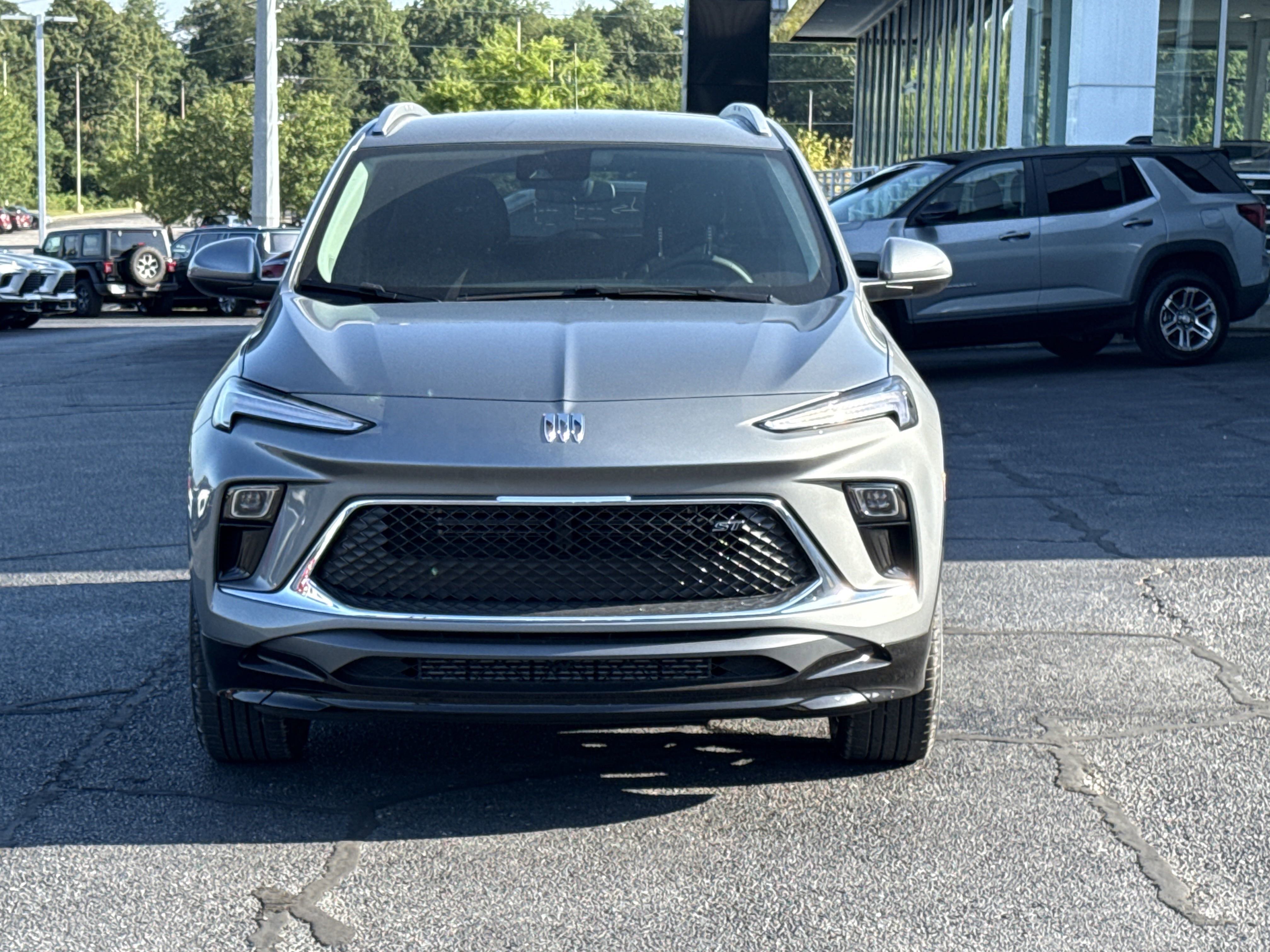 2026 Buick Encore GX Sport Touring photo 3