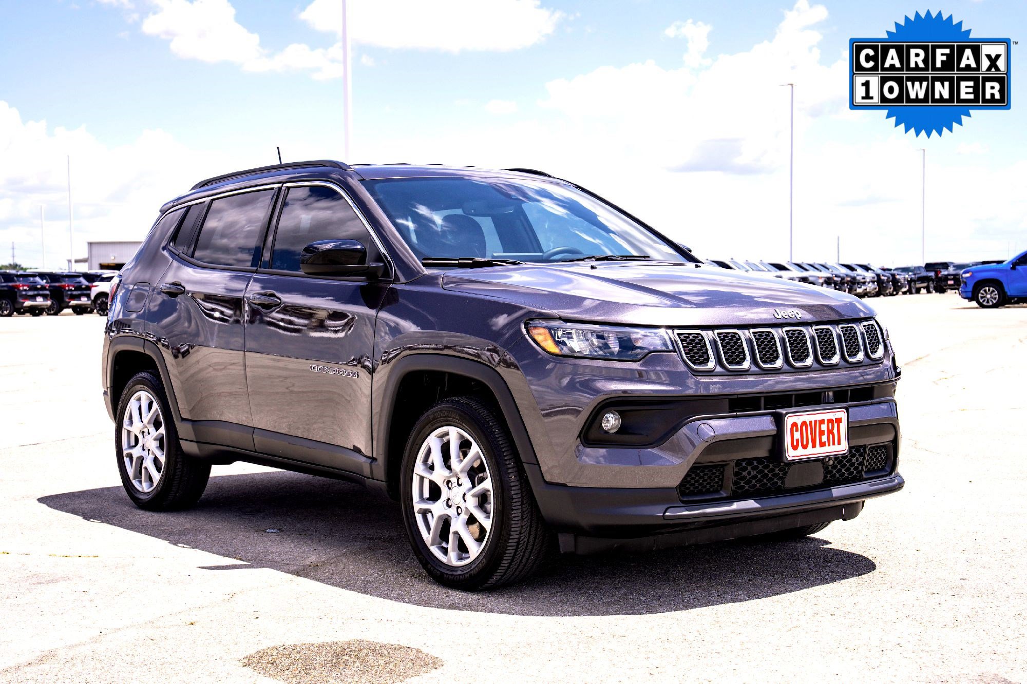 2023 Jeep Compass Latitude Lux photo 3