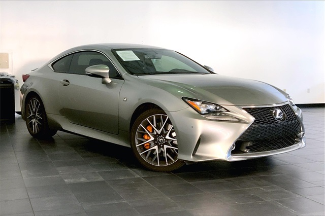 2017 Lexus RC 200t photo 2