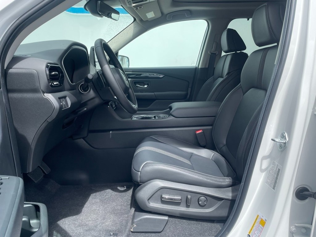 2025 Honda Pilot Touring photo 6