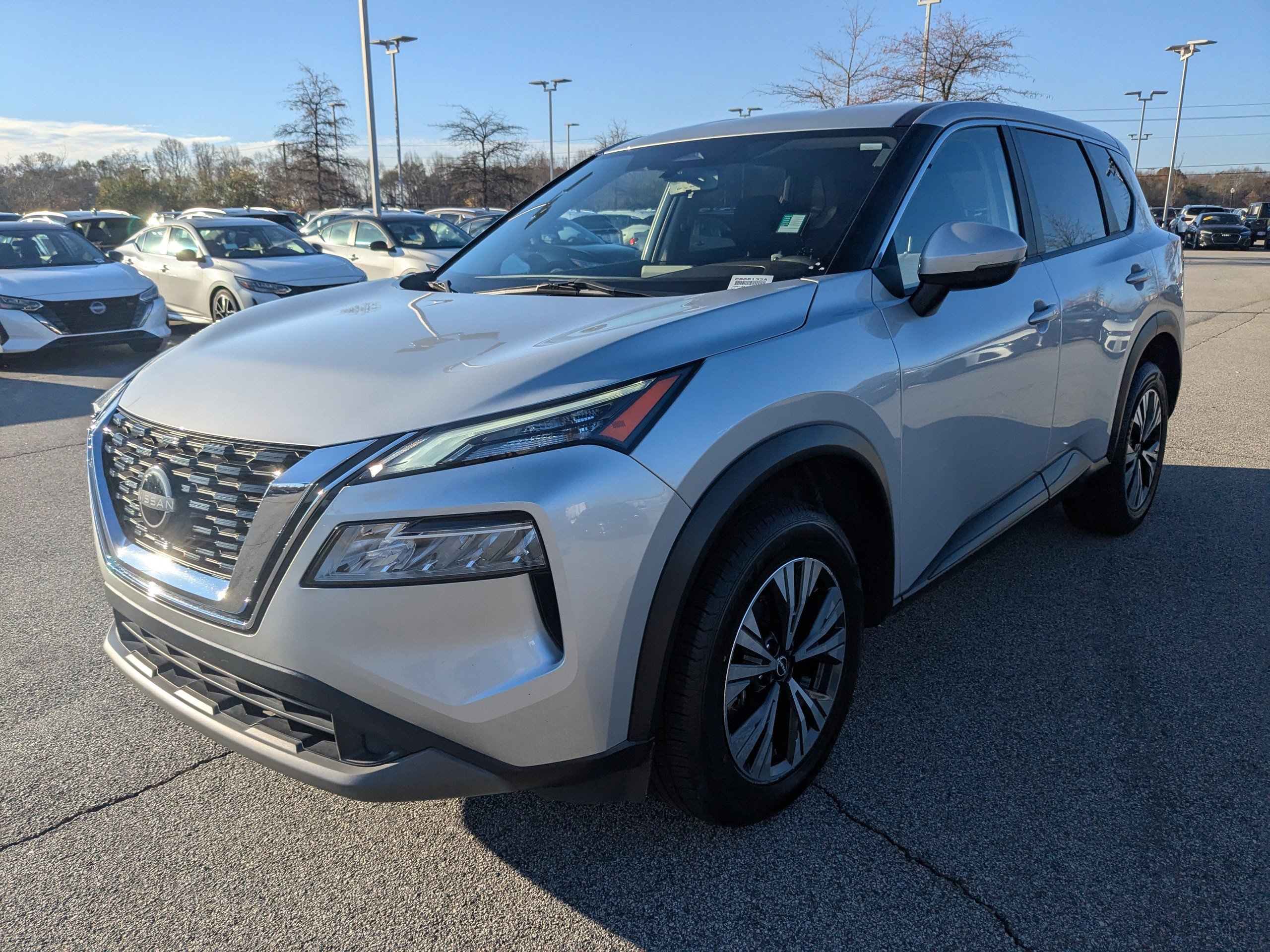 2023 Nissan Rogue SV photo 4