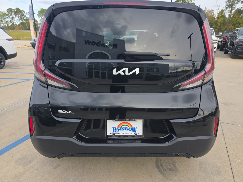2024 Kia Soul LX photo 4