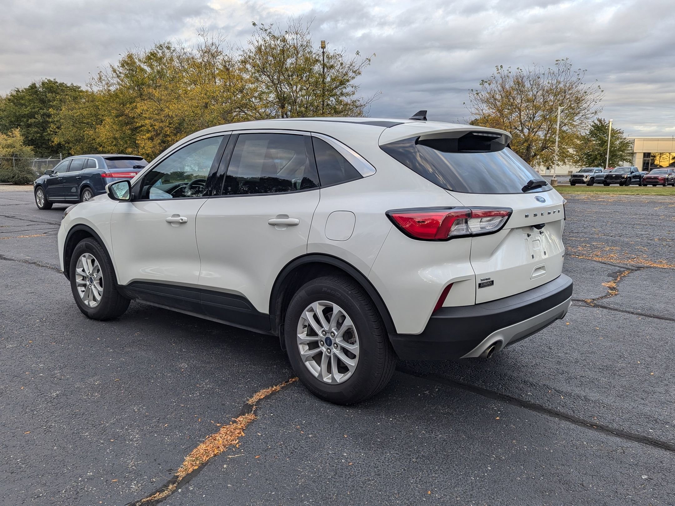 2020 Ford Escape SE photo 3