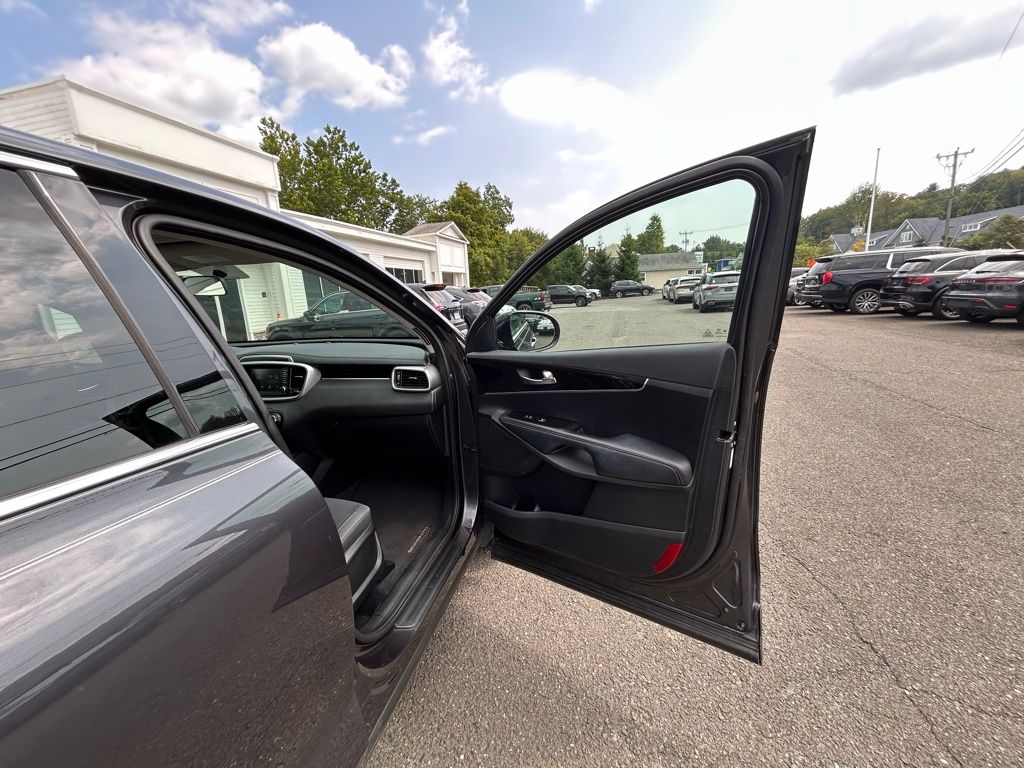 2019 Kia Sorento LX photo 22