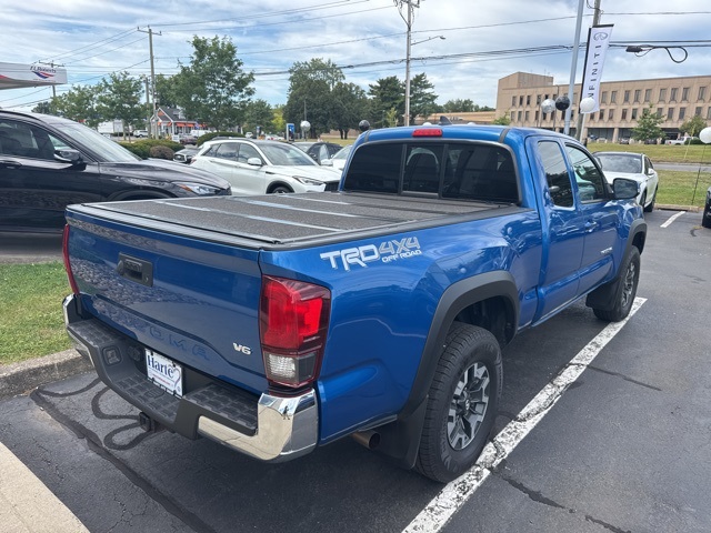 2018 Toyota Tacoma TRD Off-Road photo 2