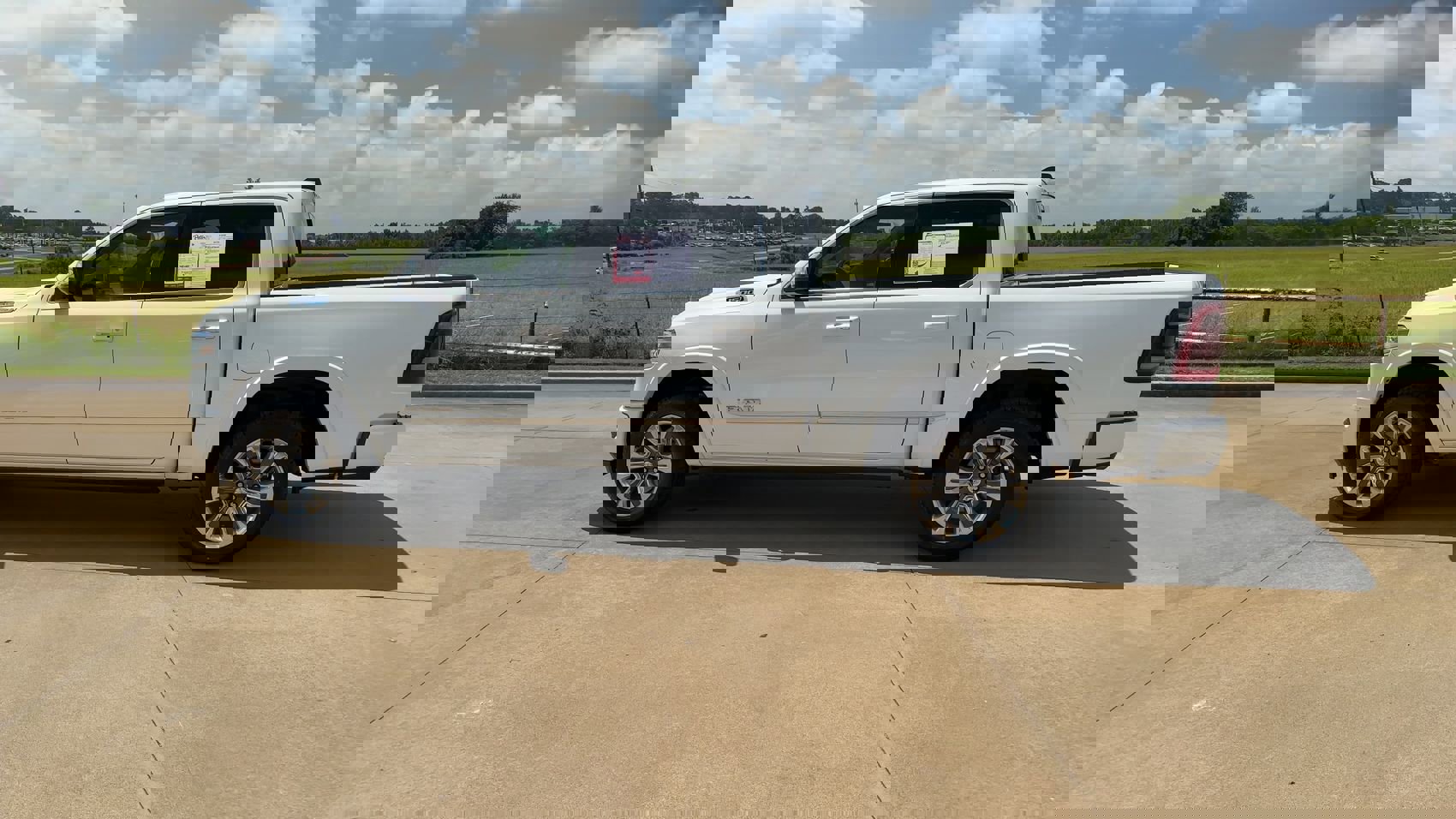 2023 Ram 1500 Limited photo 4