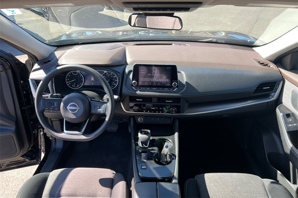 2023 Nissan Rogue SV photo 15
