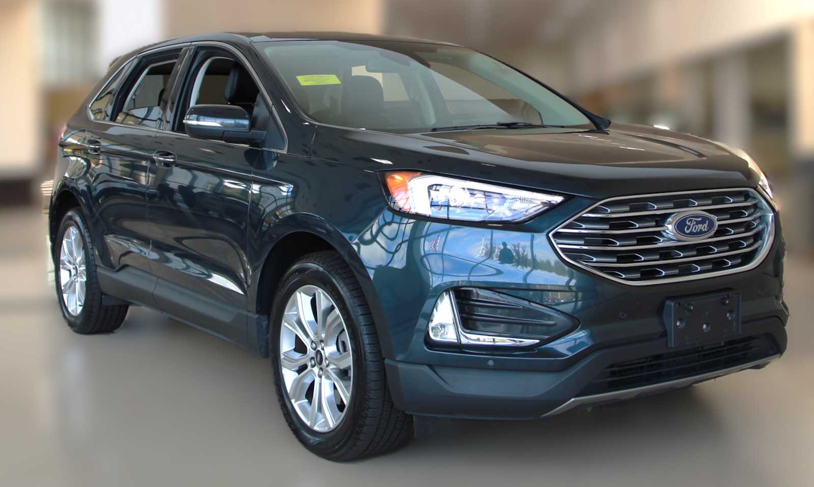 2024 Ford Edge Titanium's photo