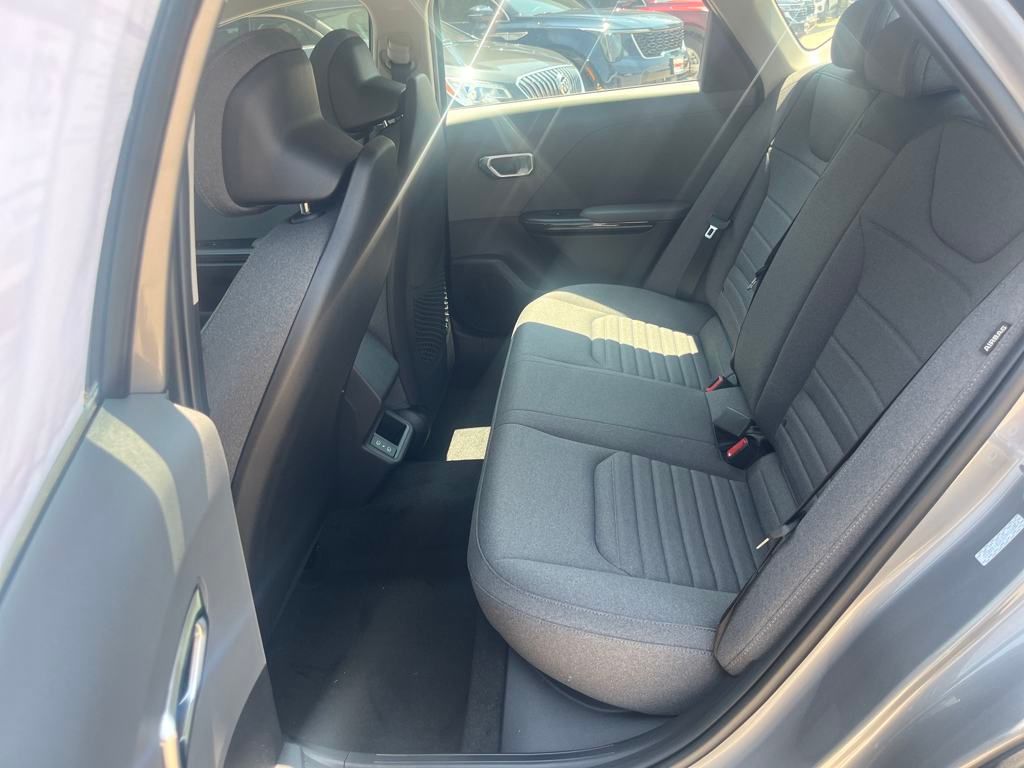 2025 Kia K4 EX photo 13