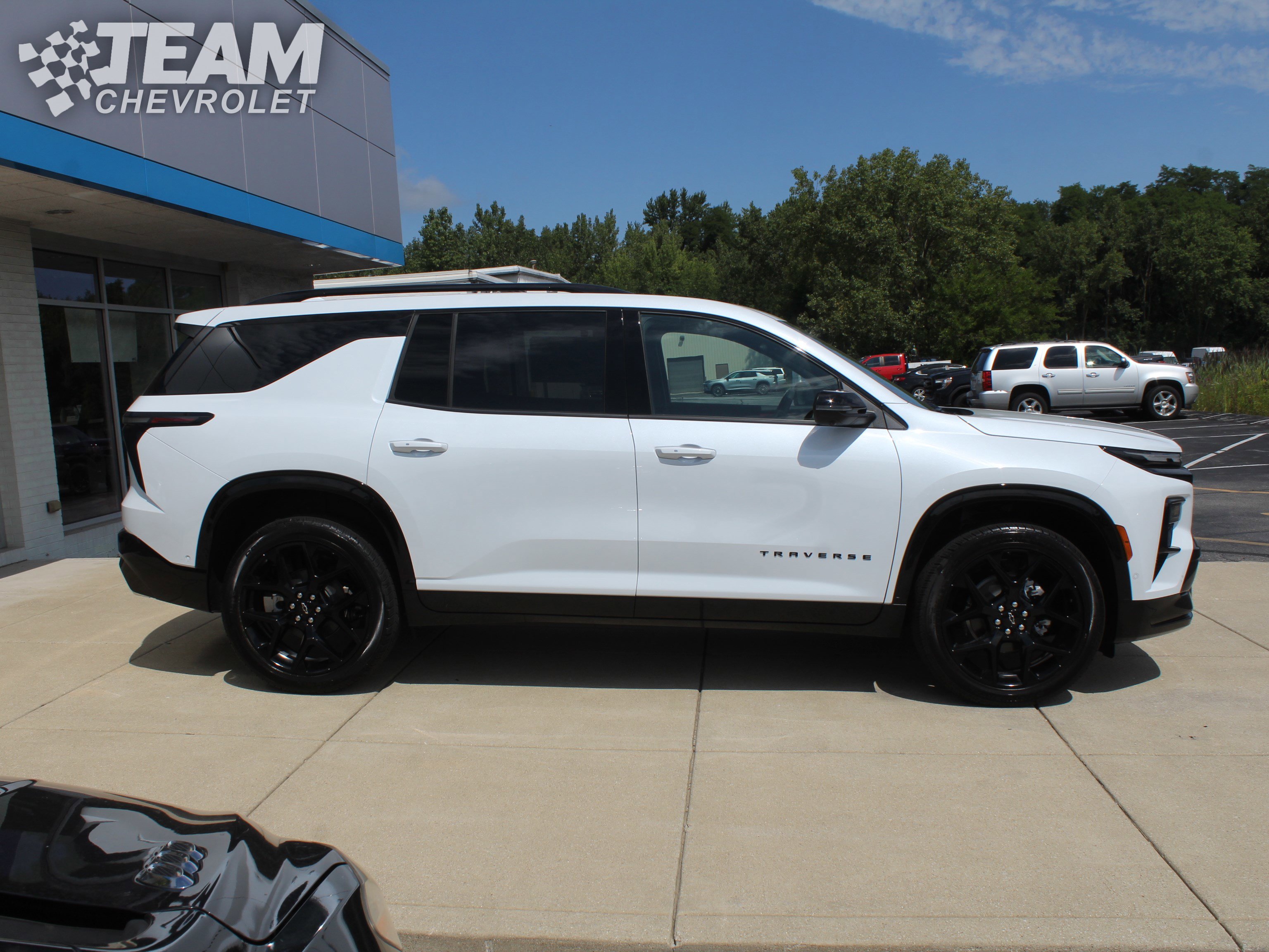 2026 Chevrolet Traverse RS photo 3