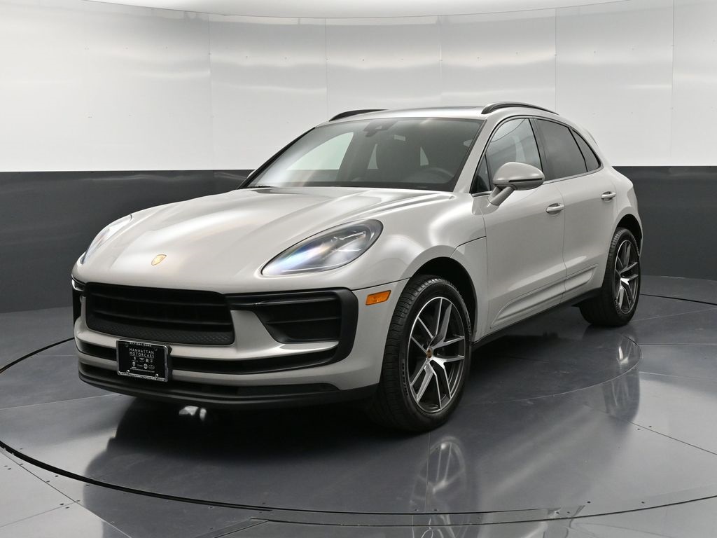 2022 Porsche Macan Base's photo
