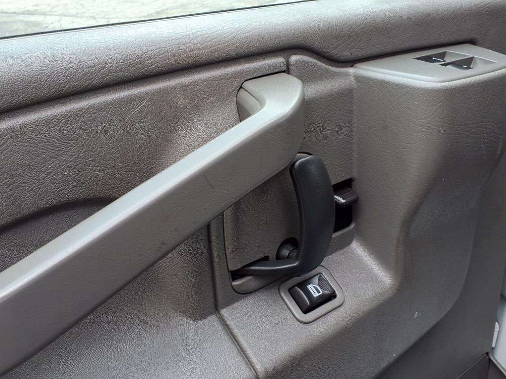 2019 Chevrolet Express Cargo 3500 photo 11