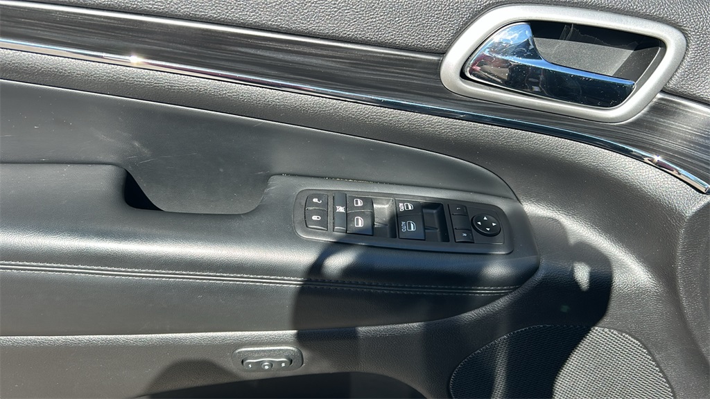 2020 Jeep Grand Cherokee Limited photo 15