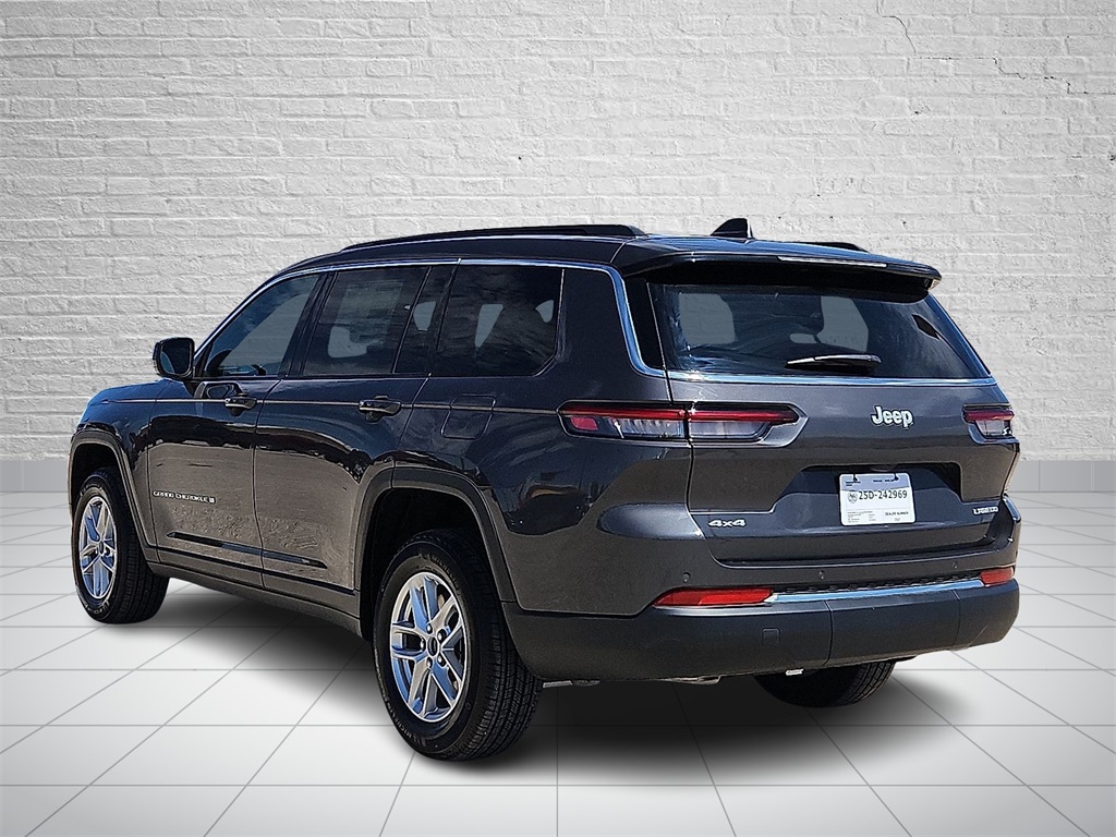 2025 Jeep Grand Cherokee Laredo X photo 3
