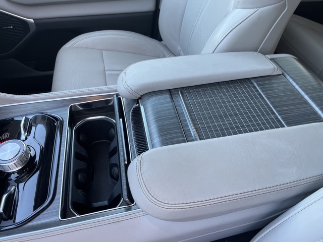 2024 Jeep Wagoneer Series III photo 27