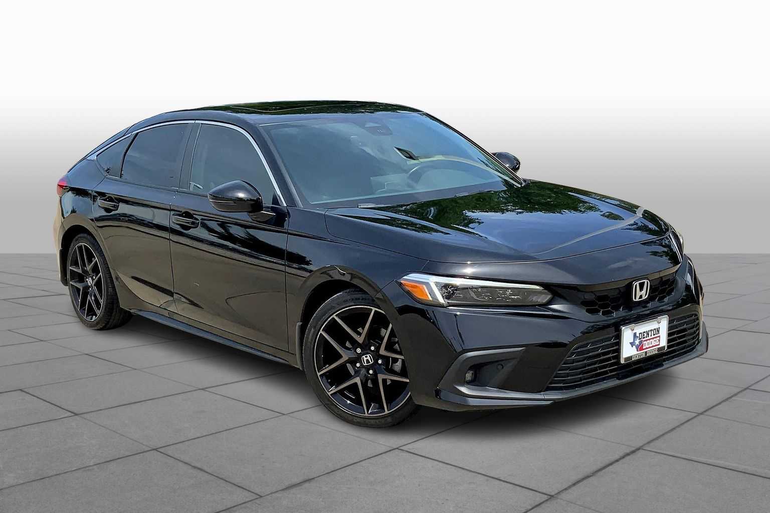 2022 Honda Civic Hatchback Sport Touring photo 2