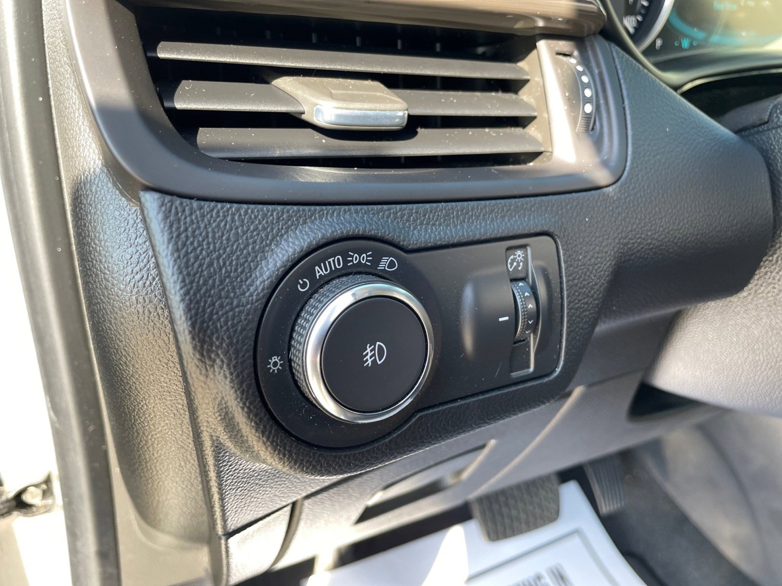 2020 Buick Envision Premium I photo 20