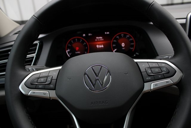 2025 Volkswagen Atlas Peak Edition SE photo 10