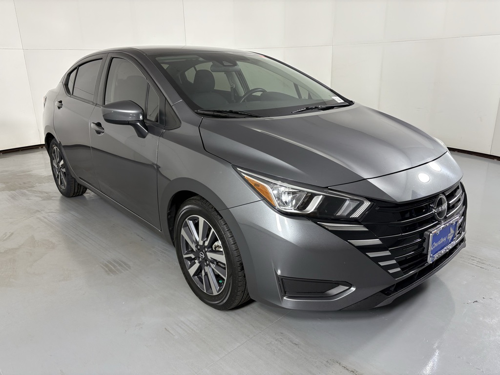 2023 Nissan Versa 1.6 SV photo 2