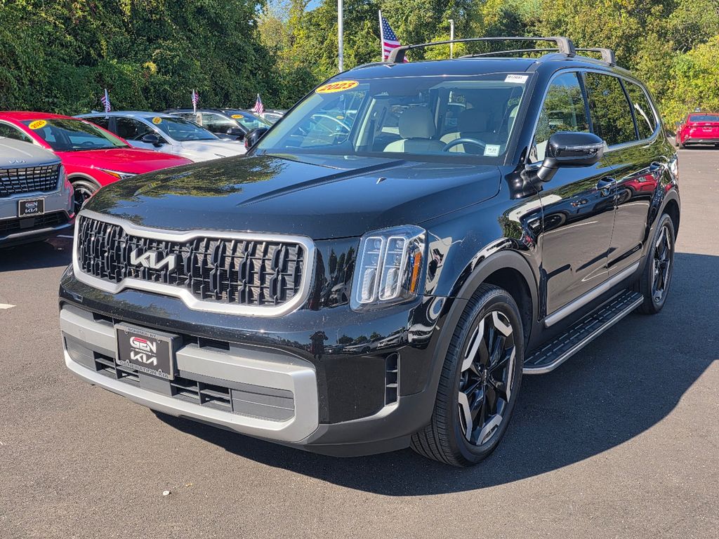 2023 Kia Telluride EX photo 3