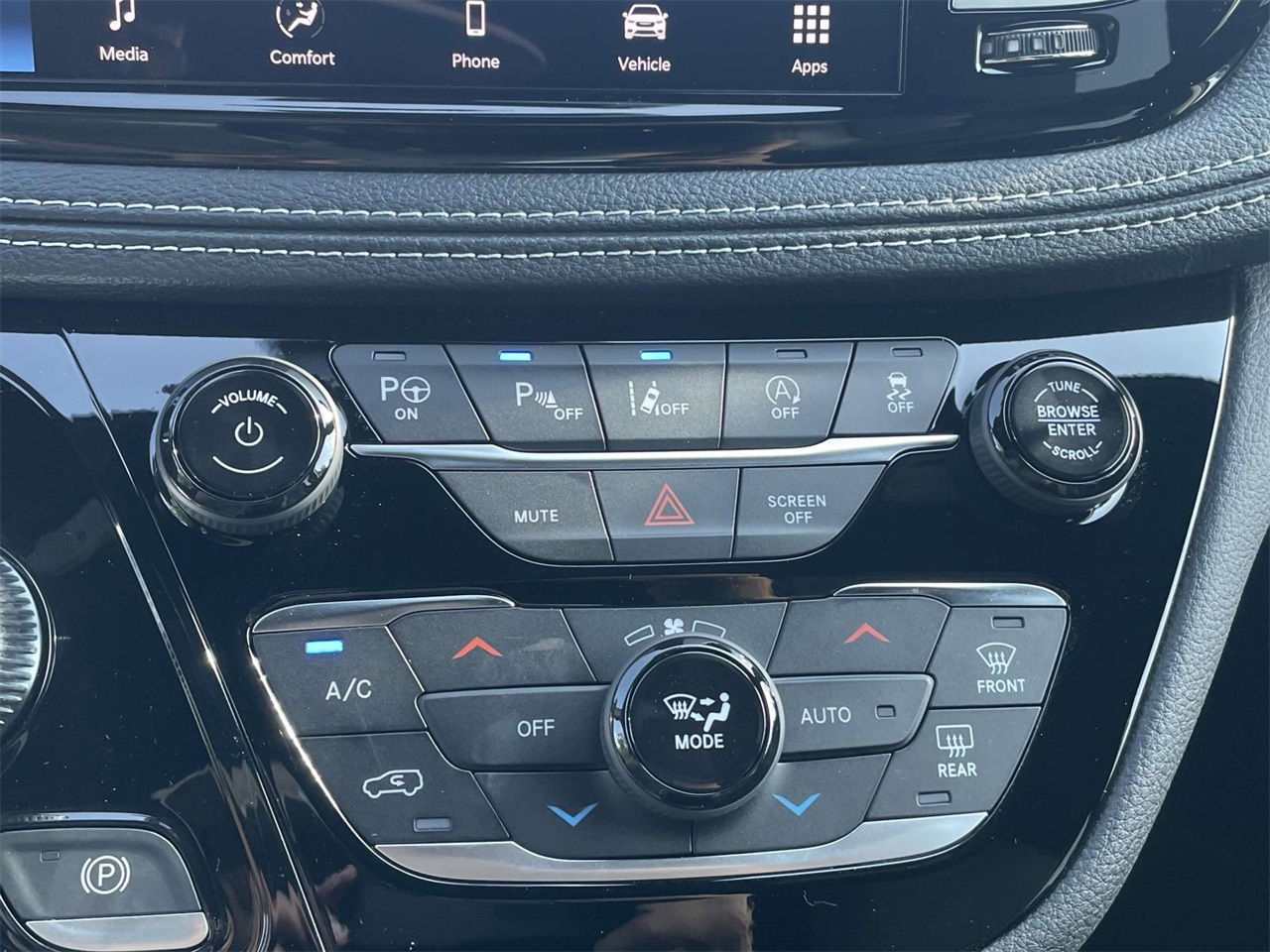 2025 Chrysler Pacifica photo 16