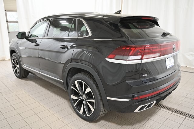 2025 Volkswagen Atlas Cross Sport SEL Premium R-Line photo 2