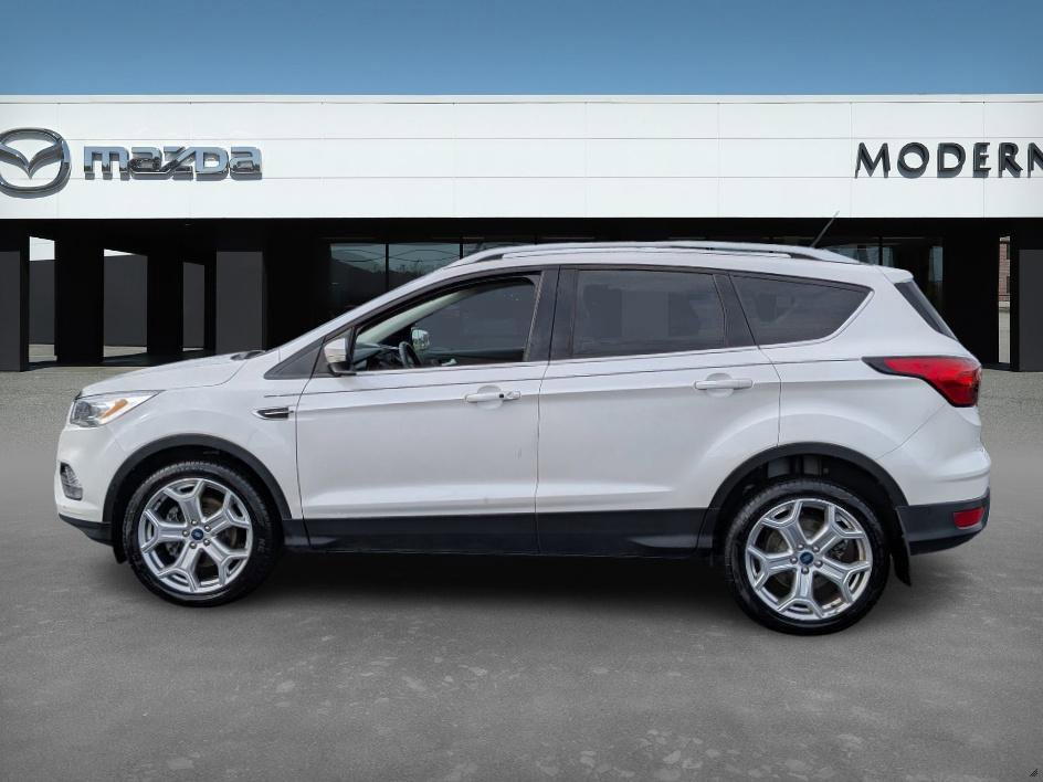 2019 Ford Escape Titanium photo 2