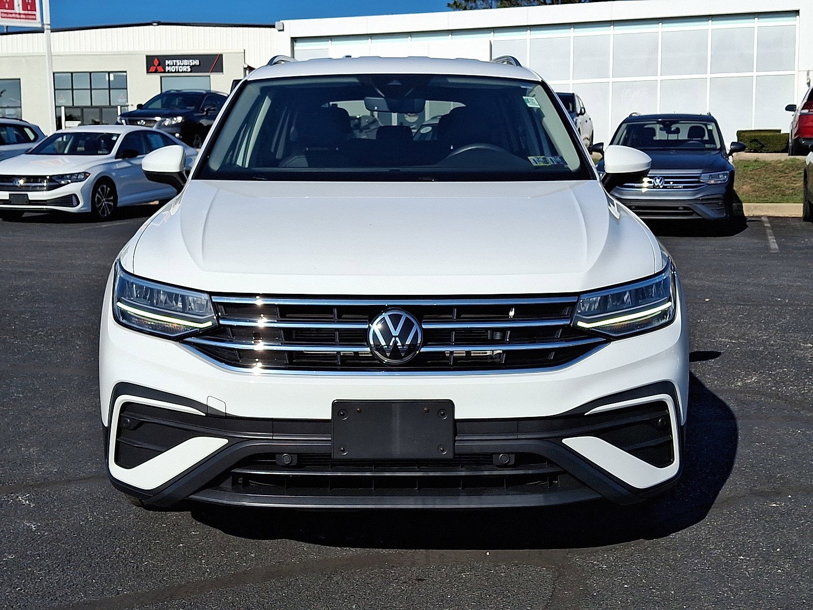 2022 Volkswagen Tiguan SE photo 2