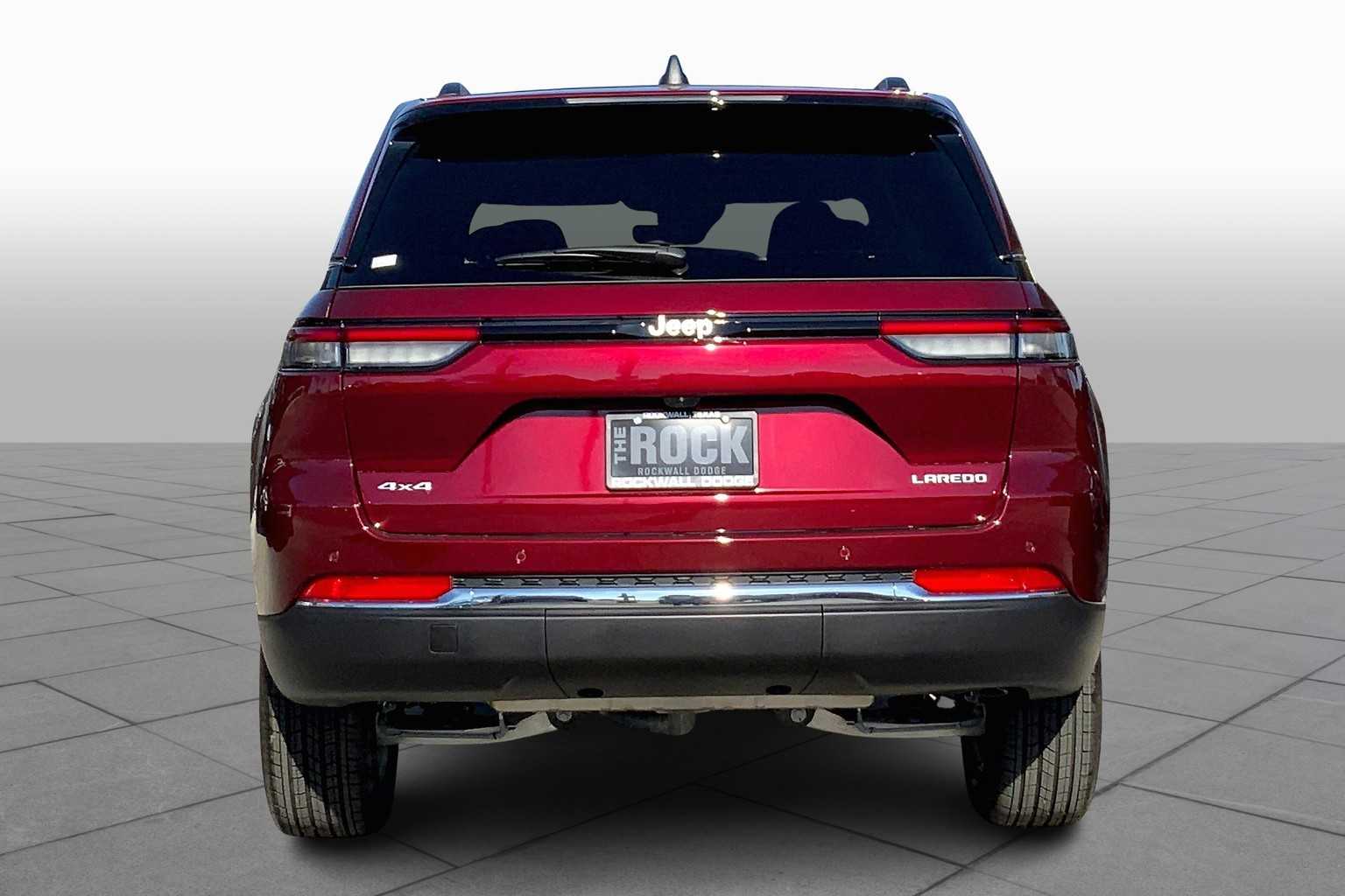2025 Jeep Grand Cherokee Laredo X photo 4