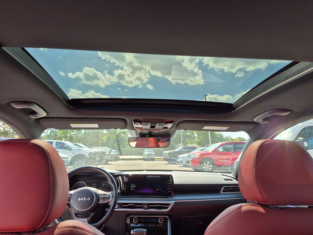 2023 Kia K5 GT-Line photo 9