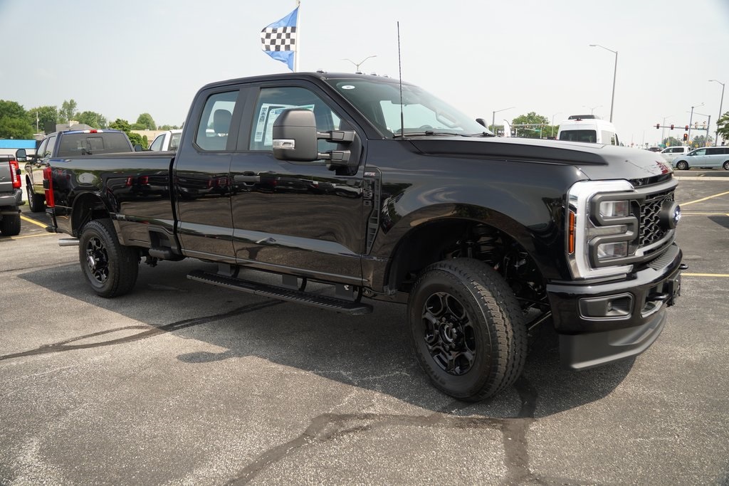 2025 Ford F-350 XL photo 3