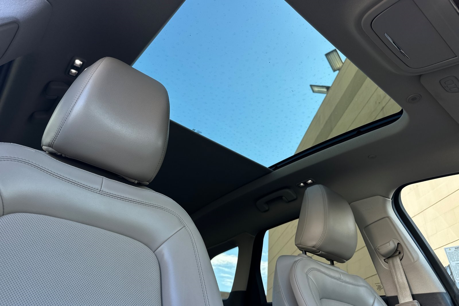 2022 Lincoln Corsair Standard photo 15