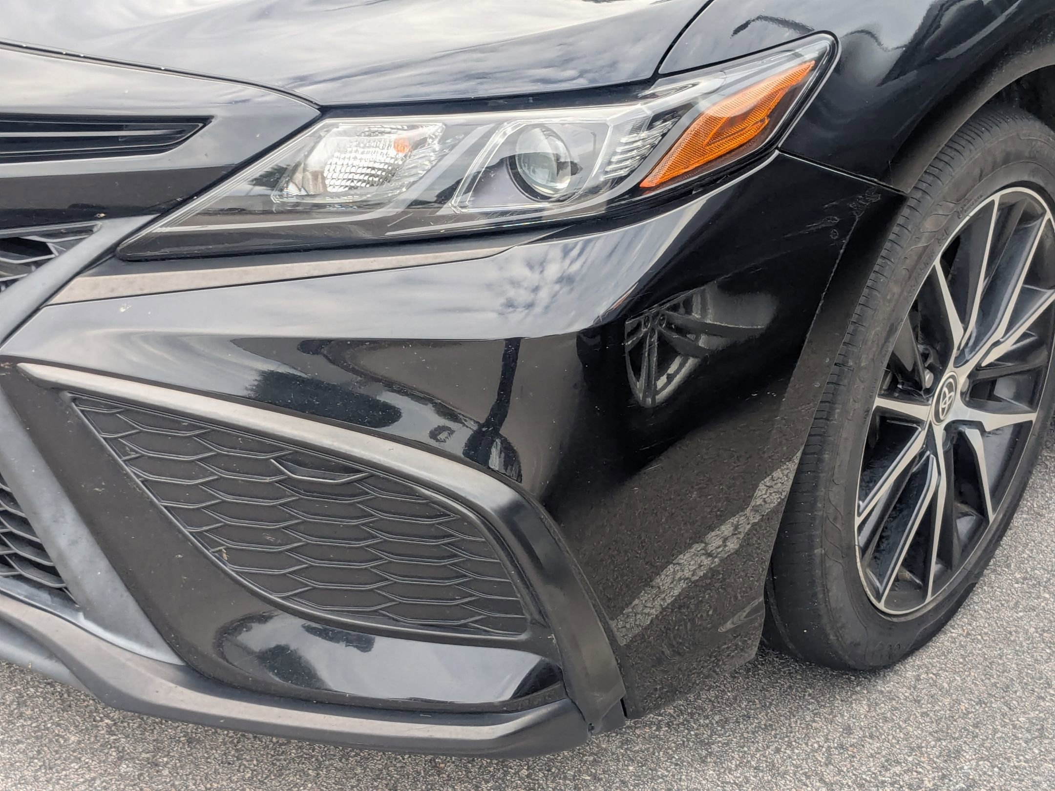 2022 Toyota Camry SE photo 4