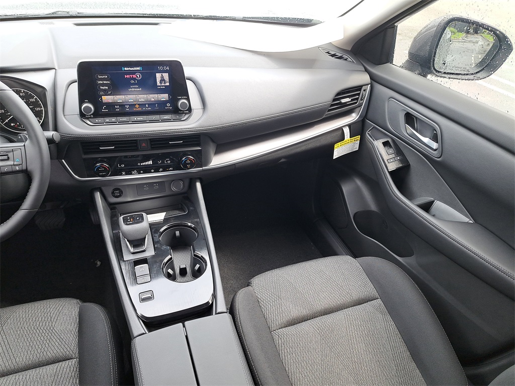 2026 Nissan Rogue SV photo 17