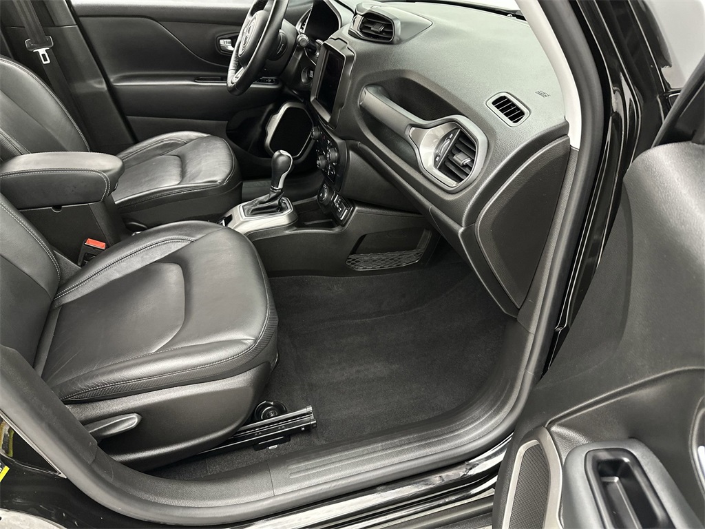 2022 Jeep Renegade Limited photo 23