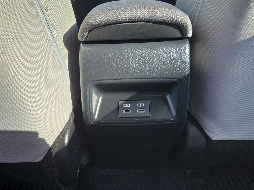 2023 Toyota Corolla LE photo 29