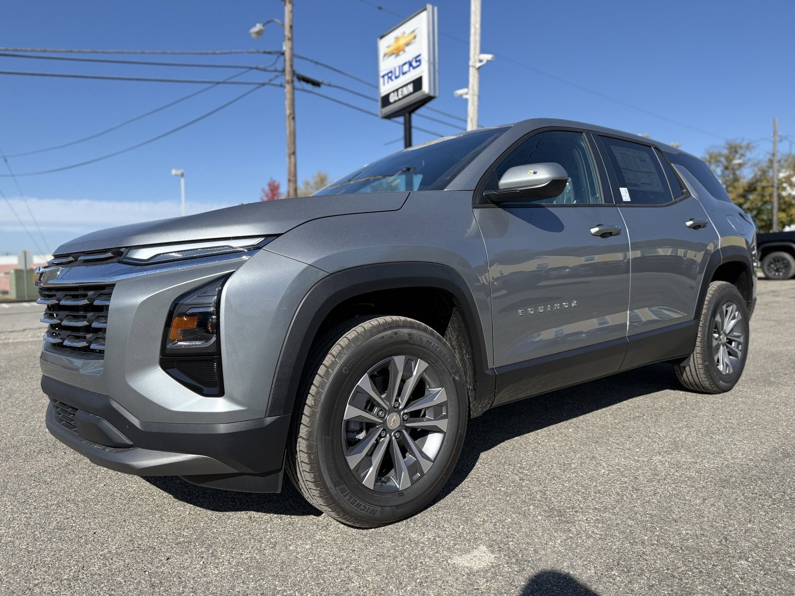 2026 Chevrolet Equinox LT photo 2