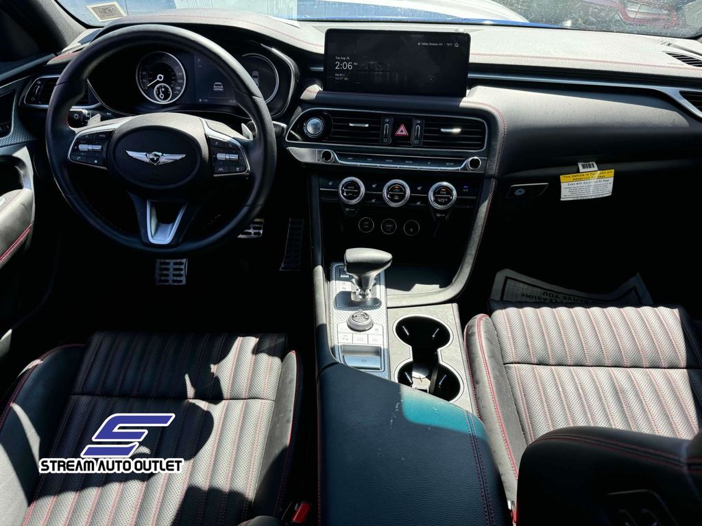 2023 Genesis G70 2.0T photo 11