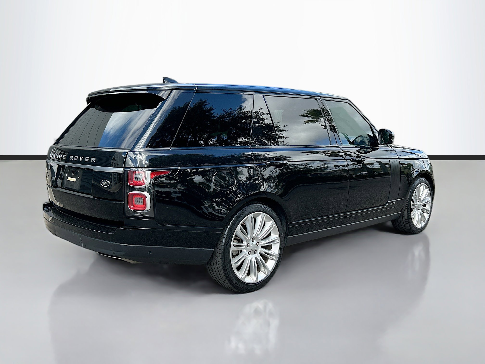 2020 Land Rover Range Rover SuperCharged photo 2