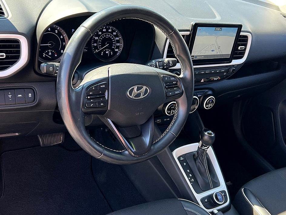 2022 Hyundai Venue SEL Limited photo 6