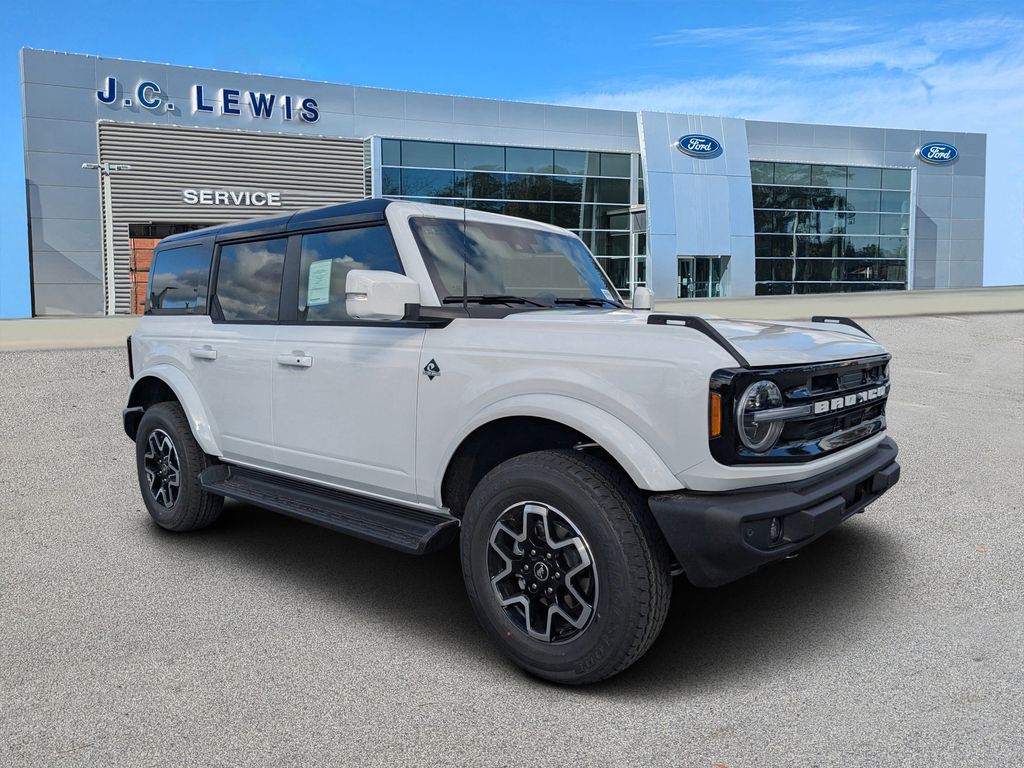 2025 Ford Bronco 4-Door Outer Banks's photo