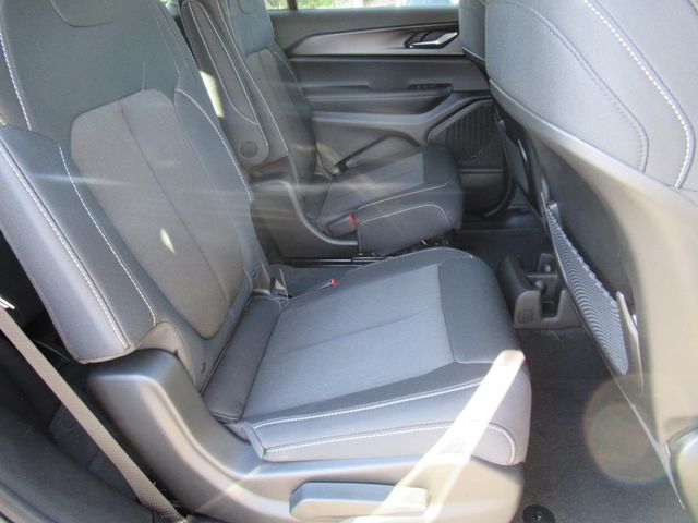2025 Jeep Grand Cherokee Laredo photo 26