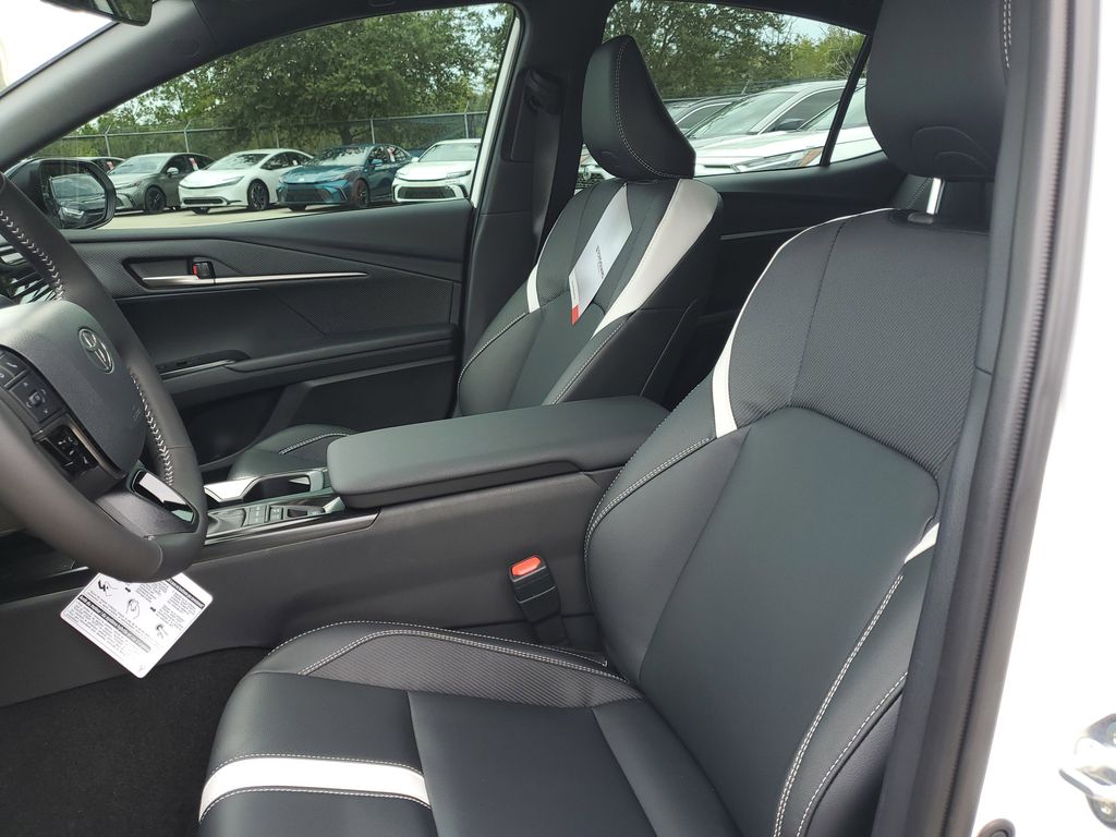 2025 Toyota Camry SE photo 12