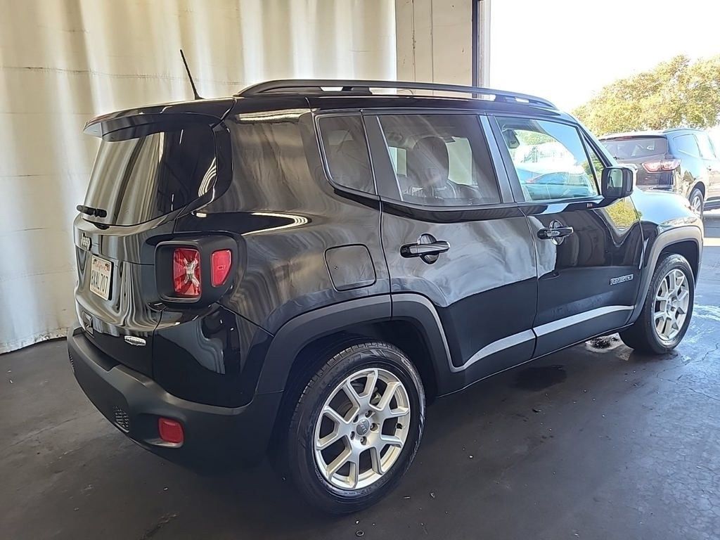 2020 Jeep Renegade Latitude photo 3