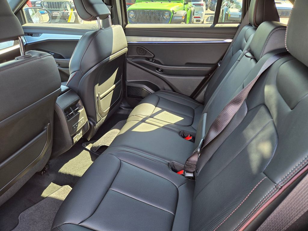 2025 Jeep Wagoneer S Launch Edition photo 4