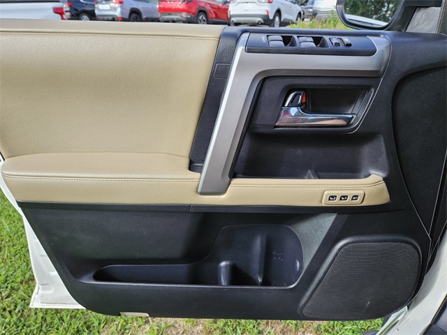 2014 Toyota 4Runner Base photo 29