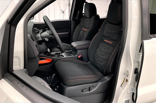 2025 Nissan Frontier PRO-4X photo 9