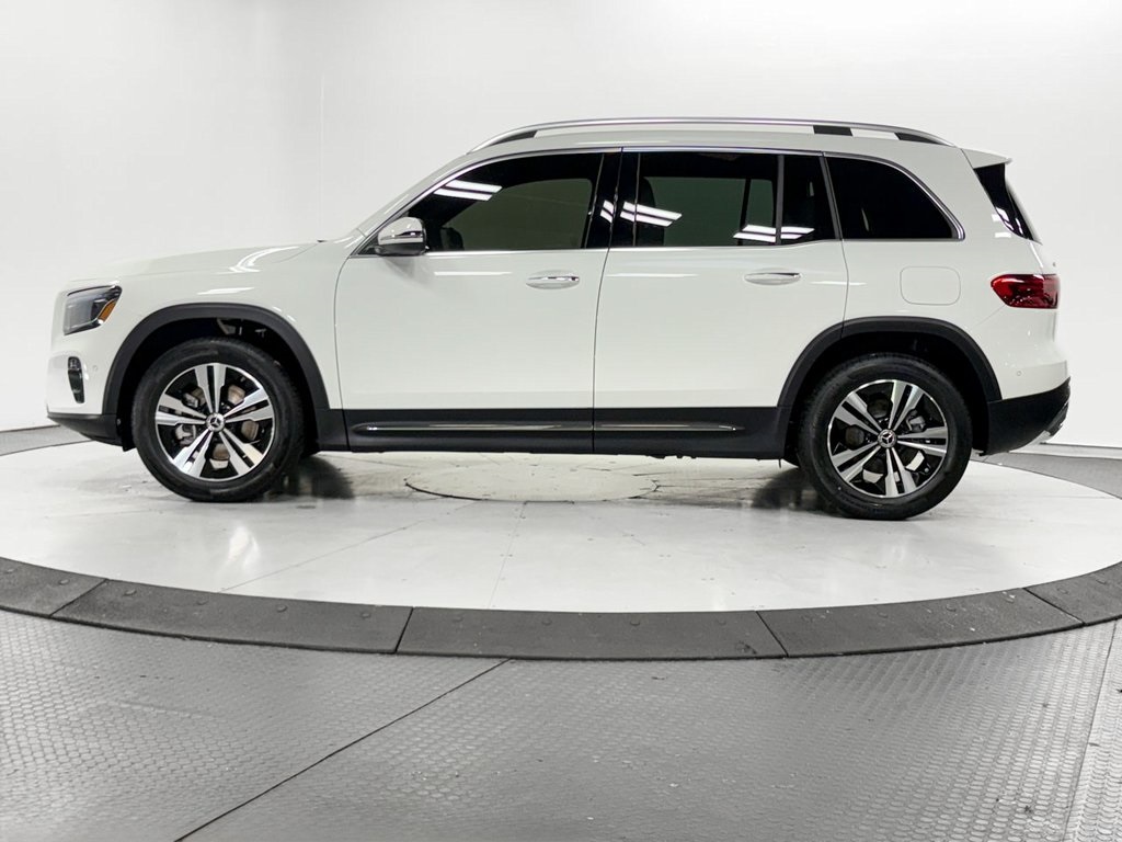 2025 Mercedes Benz GLB 250 4MATIC photo 4