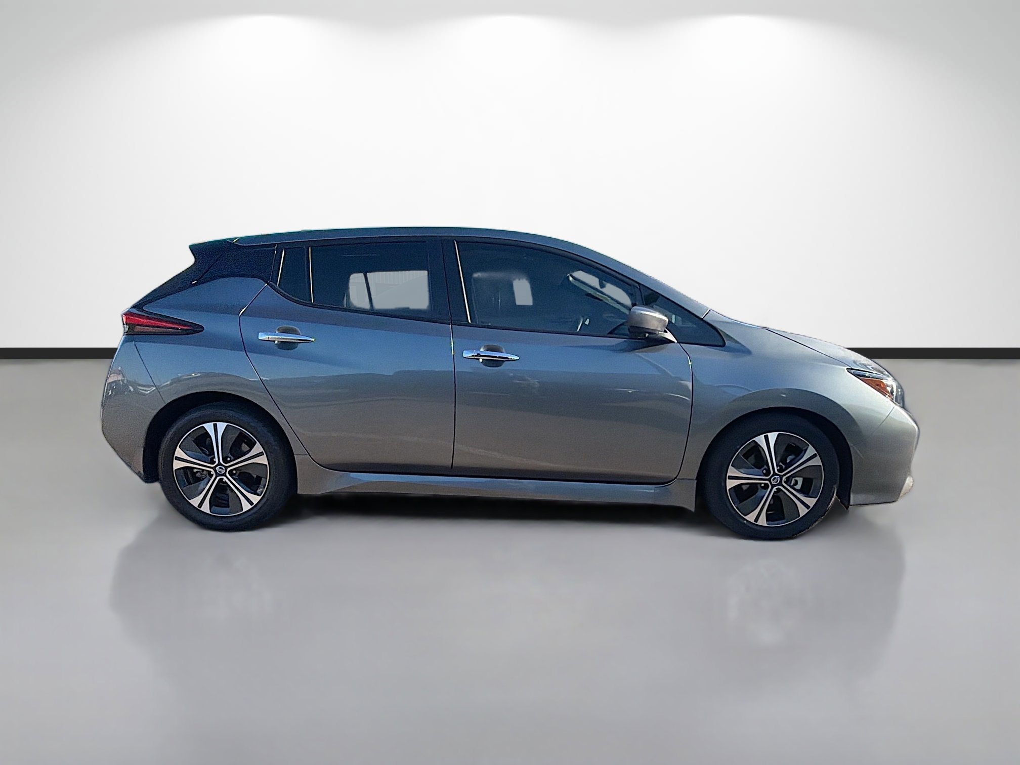 Used 2022 Nissan LEAF SV with VIN 1N4AZ1CV4NC554631 for sale in Tampa, FL
